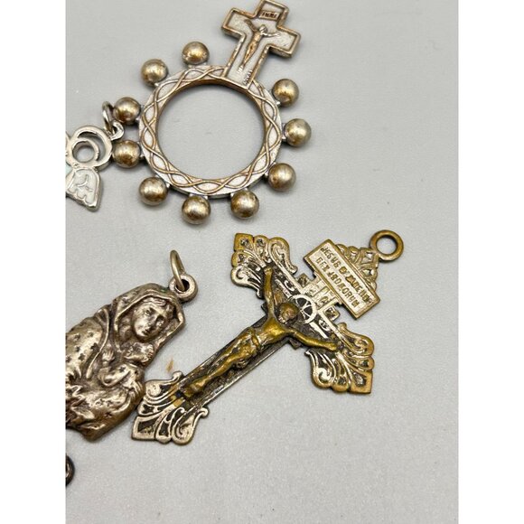 Lot of 9 Vintage Religious Medals & Crosses Christian Charms Catholic Pendants - Picture 4 of 7